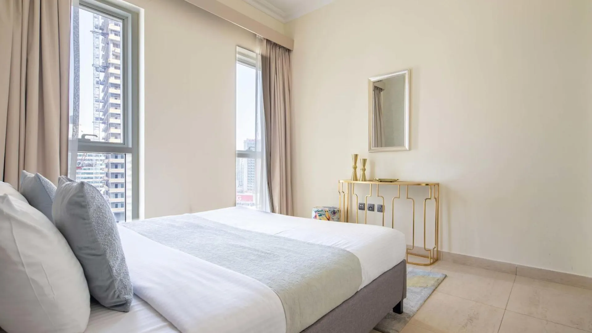Frank Porter - Mon Reve Dubai United Arab Emirates