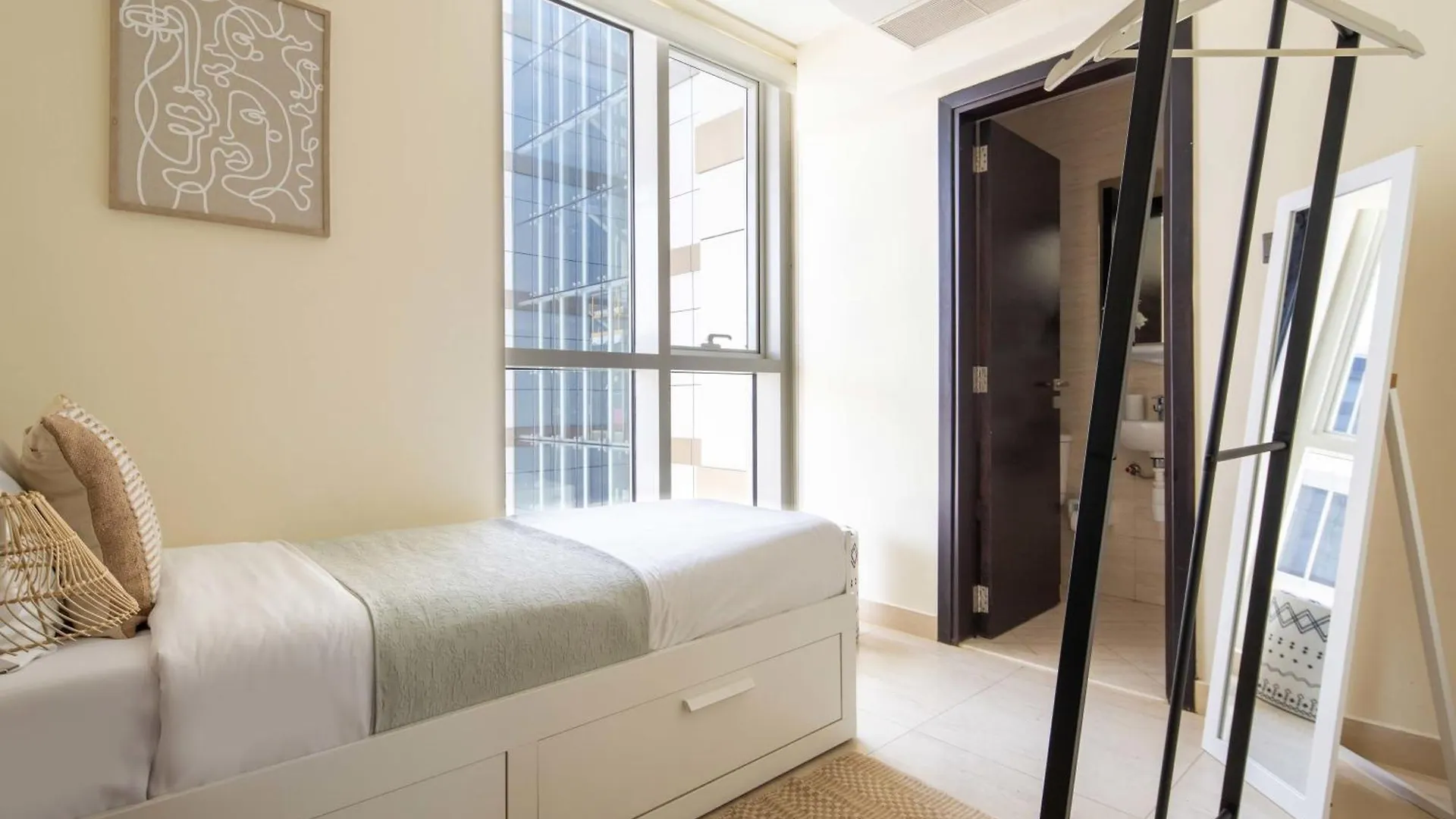 Apartment Frank Porter - Mon Reve Dubai